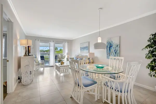 154 Lake Meryl Drive #Unit 255, West Palm Beach, FL 33411