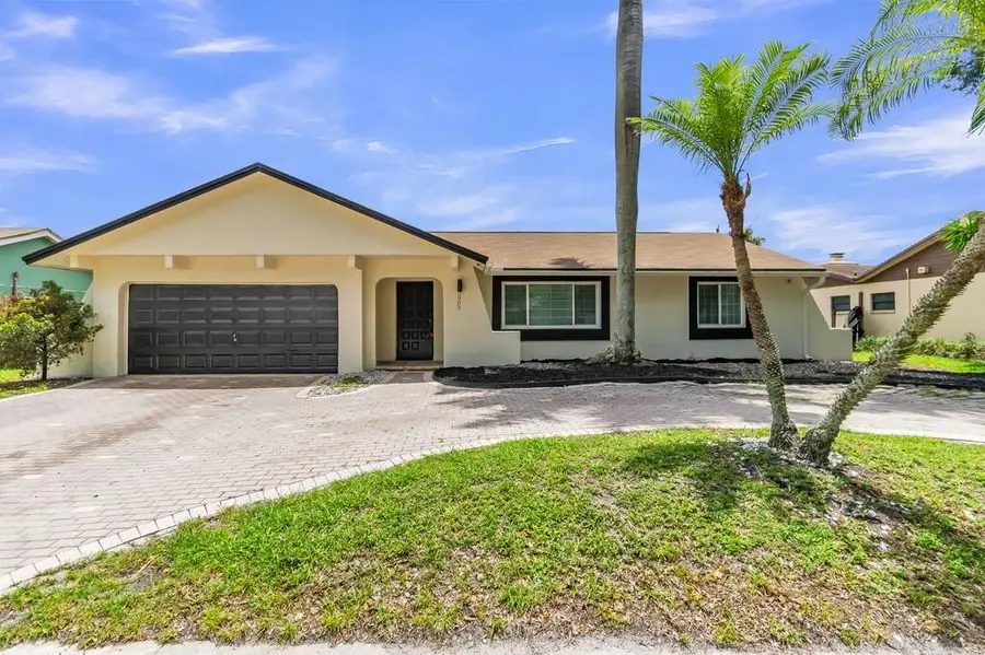 3905 E Woodscape Drive, Miramar, FL 33023 - #2