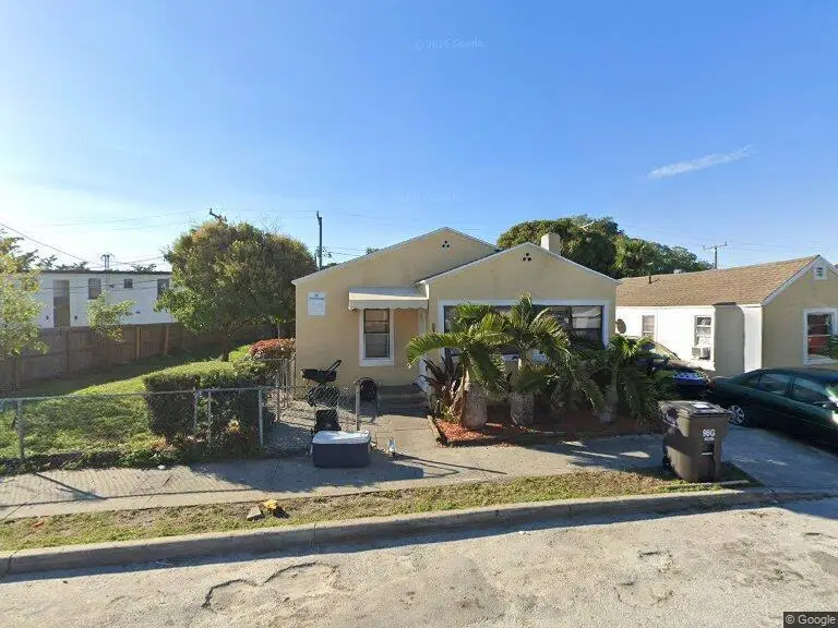 1012 18th Street, West Palm Beach, FL 33407 - #1