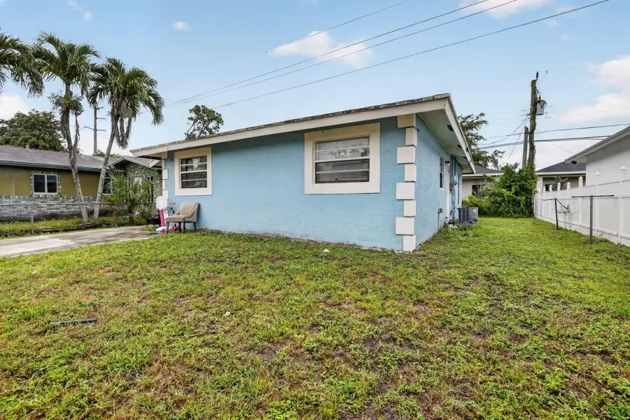 2842 NW 9th Place, Fort Lauderdale, FL 33311 - #3