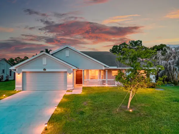 765 NE Eastlake Street, Port St Lucie, FL 34983