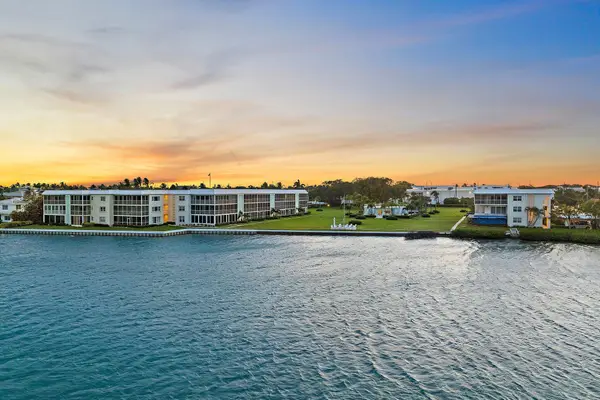 100 Waterway Road #E305, Tequesta, FL 33469