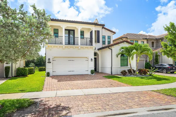 9027 Grand Prix Lane, Boynton Beach, FL 33472