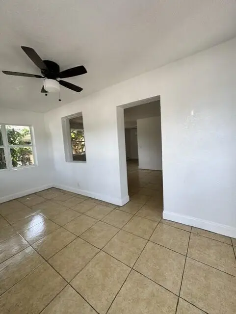 554 W 1st Street, Riviera Beach, FL 33404 - #2