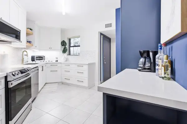 5800 Camino Del Sol #Apt 106, Boca Raton, FL 33433
