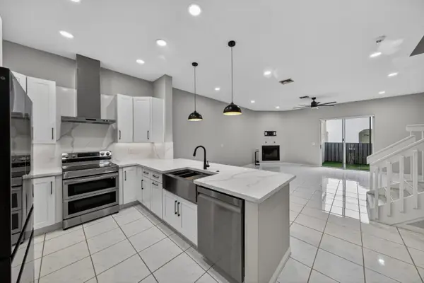835 NE 17th Way, Fort Lauderdale, FL 33304