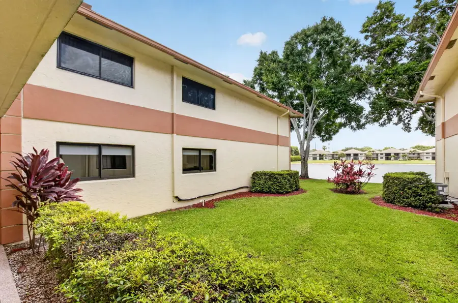 15401 Pembridge Avenue #15, Delray Beach, FL 33484 - #2