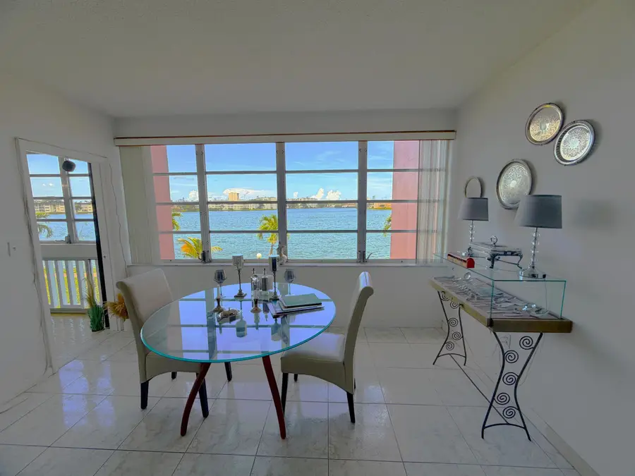18555 NE 14th Avenue #612, Miami, FL 33179 - #2