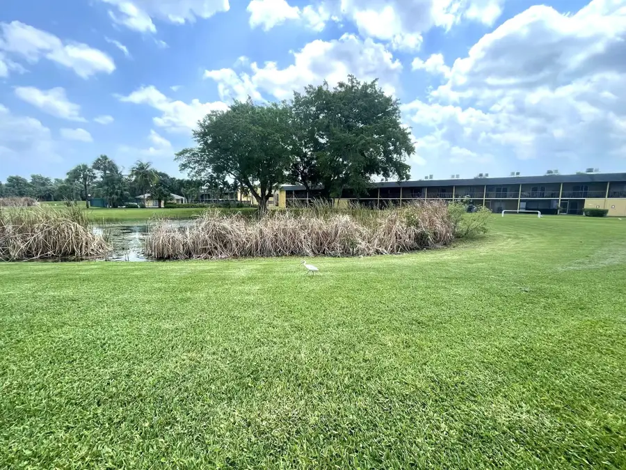 1811 Meadows Circle W, Boynton Beach, FL 33436 - #2