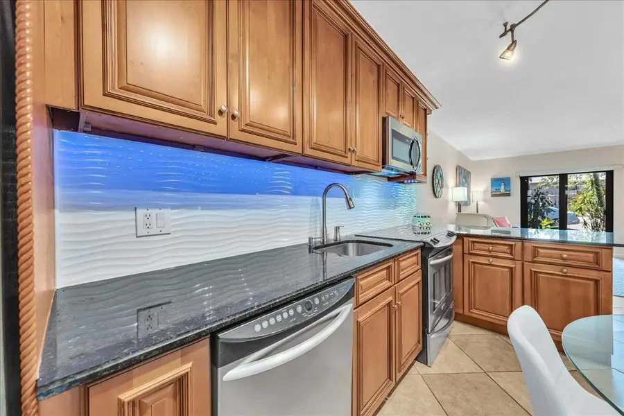 2965 NE 8th Terrace #101, Oakland Park, FL 33334 - #3