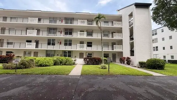 24 Abbey Lane #107, Delray Beach, FL 33446