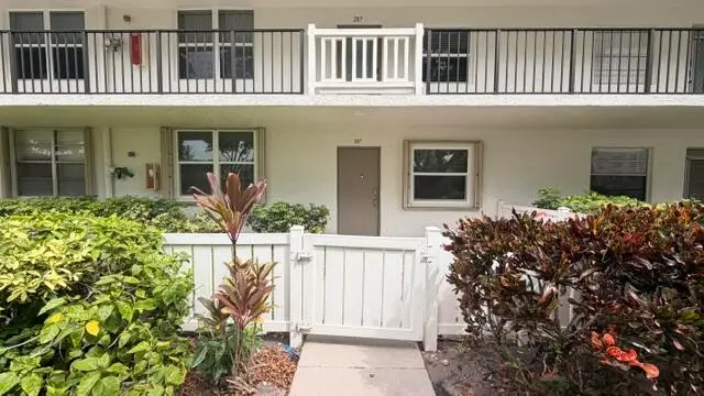 24 Abbey Lane #107, Delray Beach, FL 33446 - #2