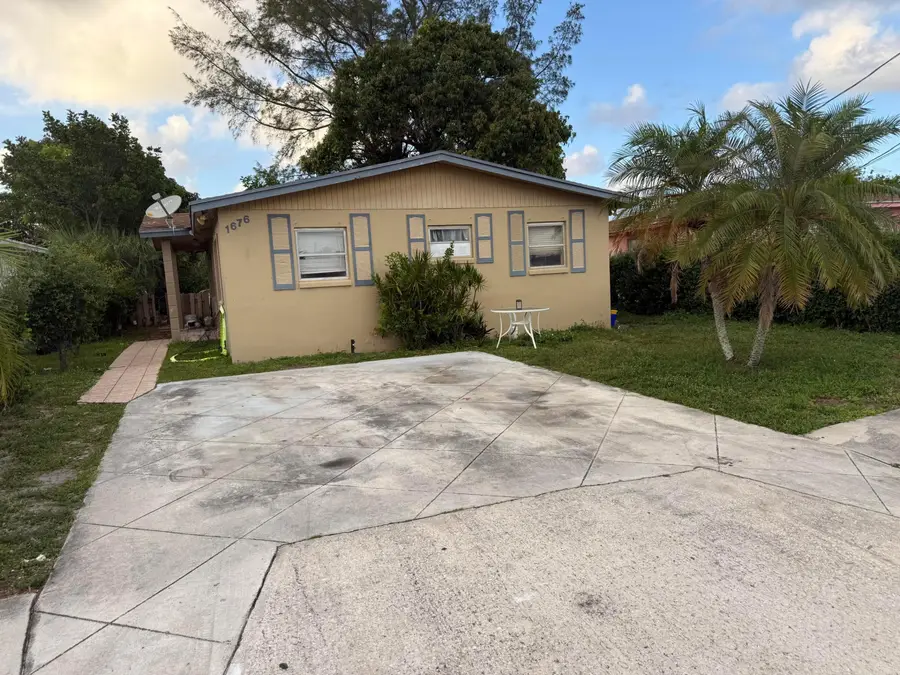 1676 W 10th Street, Riviera Beach, FL 33404 - #2