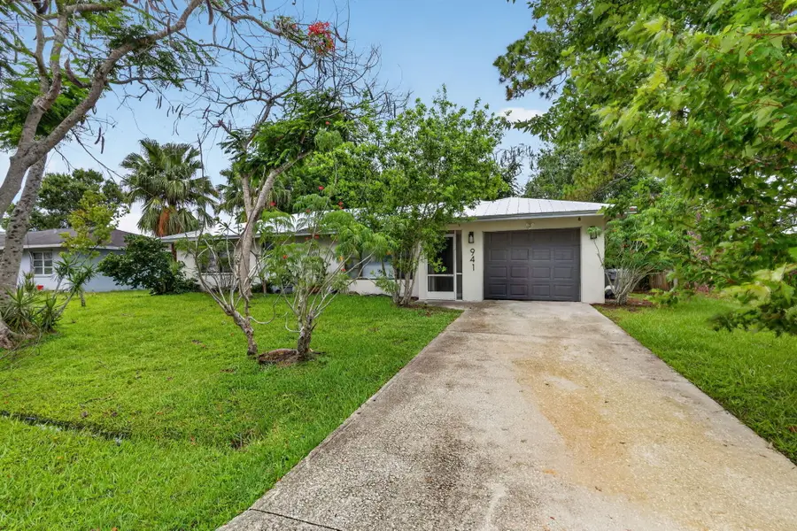 941 SE Atlantus Avenue, Port Saint Lucie, FL 34983 - #2