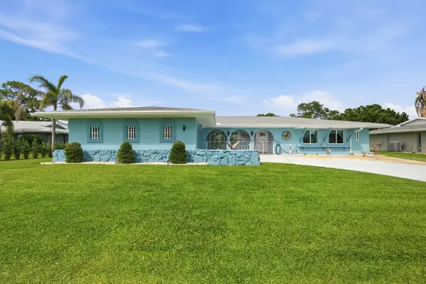 2773 SE Pine Valley Street, Port St Lucie, FL 34952