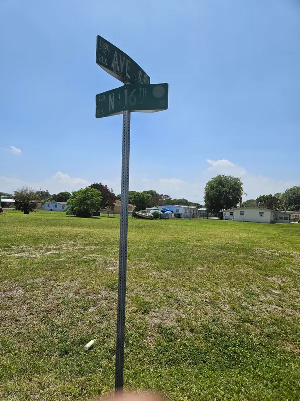 1909 N 16th Street, Fort Pierce, FL 34950