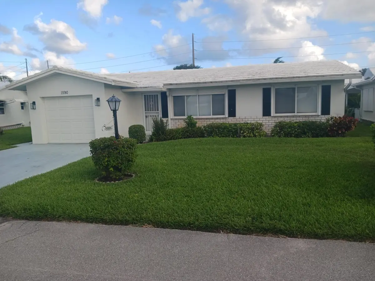 1590 SW 14th Avenue, Boynton Beach, FL 33426 - #1