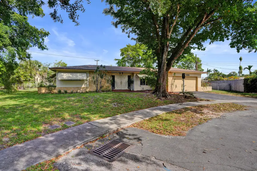 5200 SW 8th Street, Plantation, FL 33317 - #3