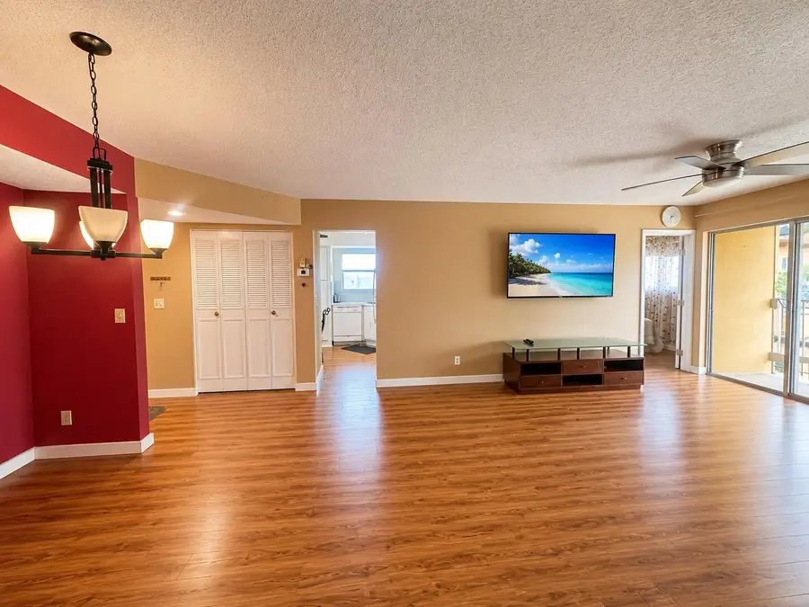 18 Colonial Club Drive #200, Boynton Beach, FL 33435 - #2