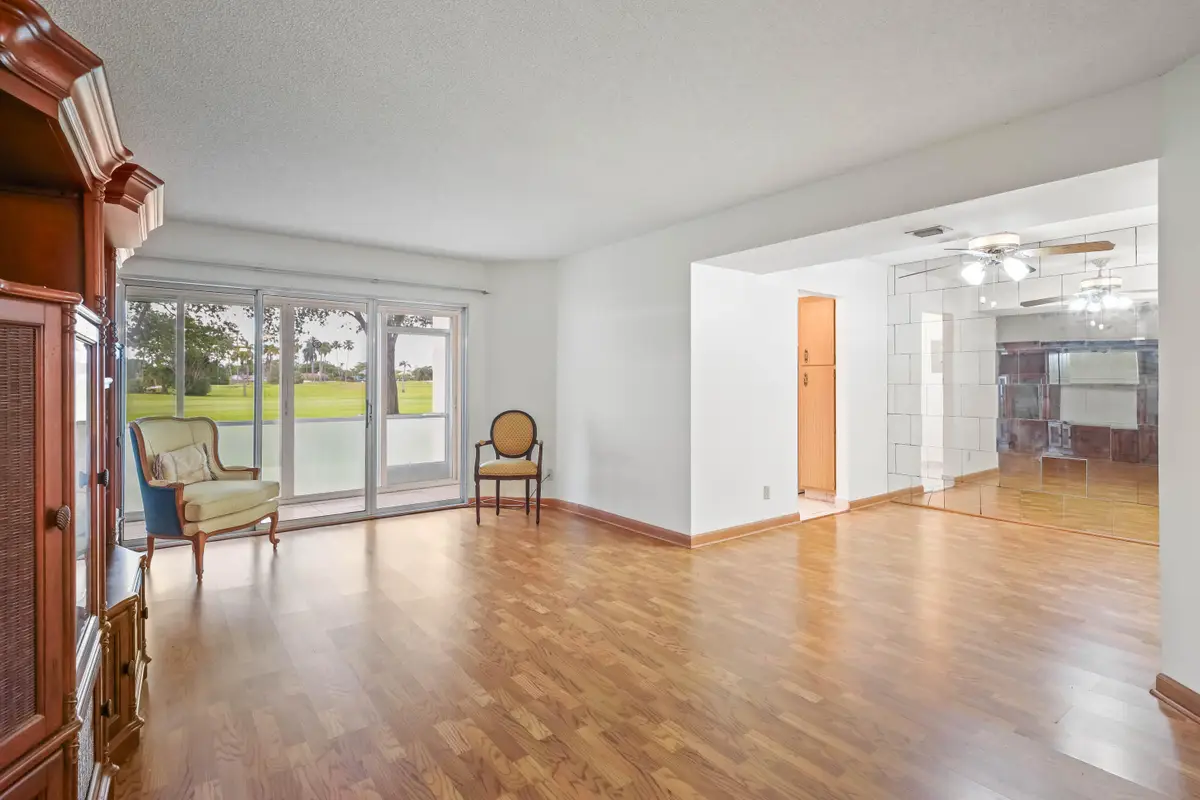 3951 Via Poinciana #112, Lake Worth, FL 33467 - #1