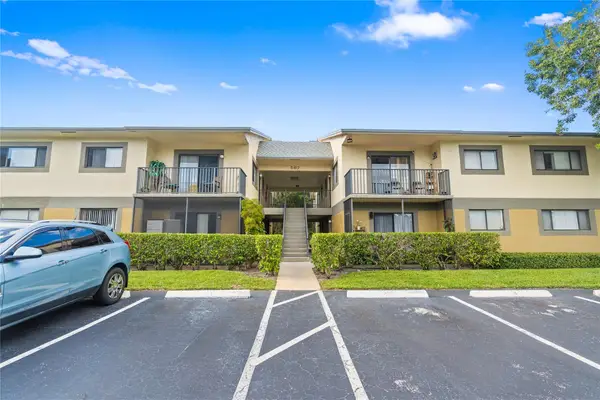 567 Trace Circle #104, Deerfield Beach, FL 33441