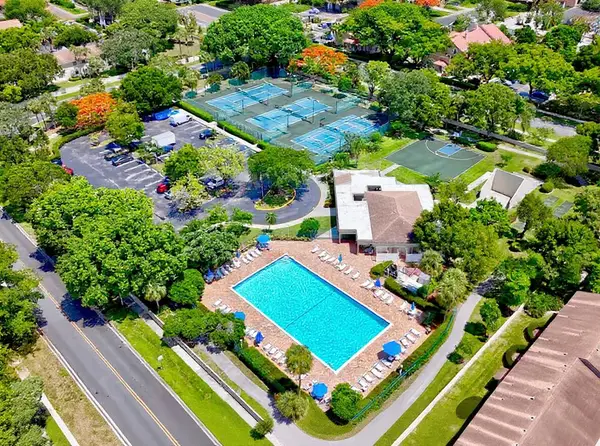 507 Gardens Drive #203, Pompano Beach, FL 33069