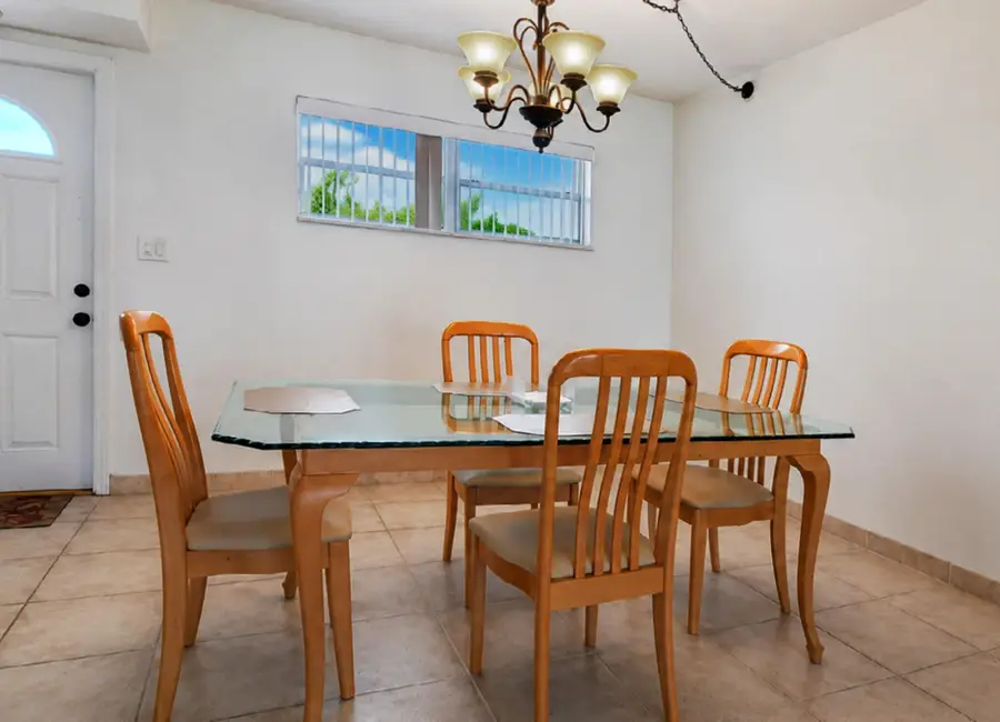 8962 S Hollybrook Boulevard #205, Pembroke Pines, FL 33025 - #3
