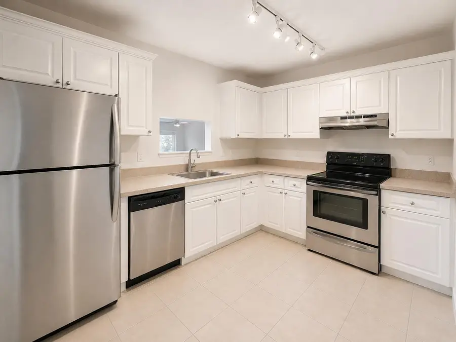 711 N Pine Island Road #204, Plantation, FL 33324 - #3