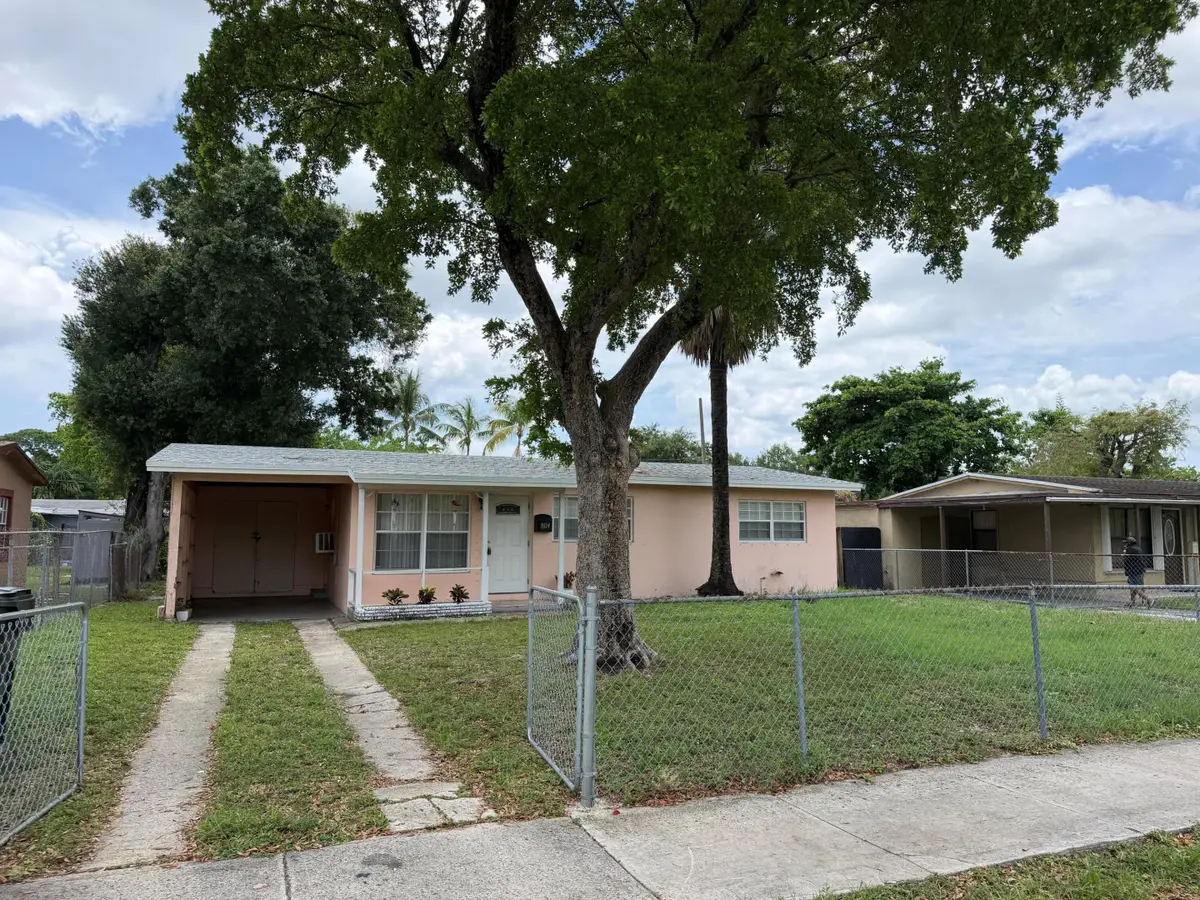 804 SW 24th Avenue, Fort Lauderdale, FL 33312 - #1