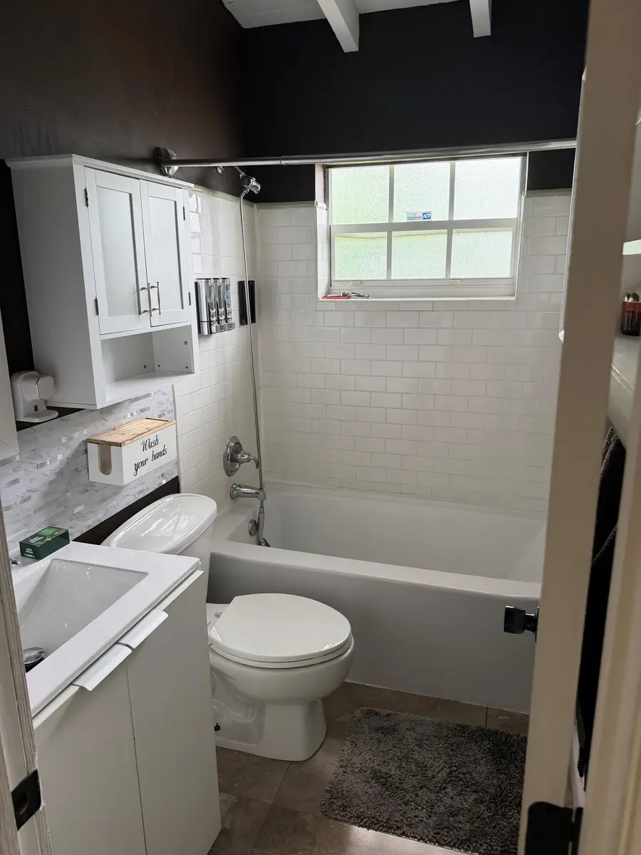 804 SW 24th Avenue, Fort Lauderdale, FL 33312 - #3