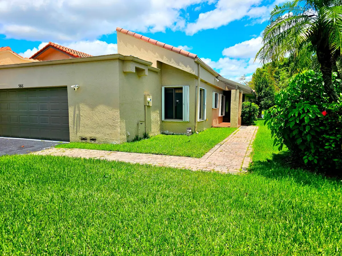 566 Village Lake Drive, Weston, FL 33326 - #1