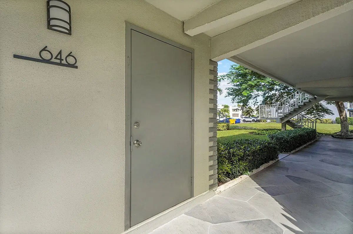 646 Flanders N, Delray Beach, FL 33484 - #1