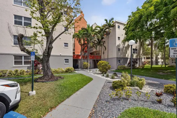 8363 Lake Drive #308, Doral, FL 33166