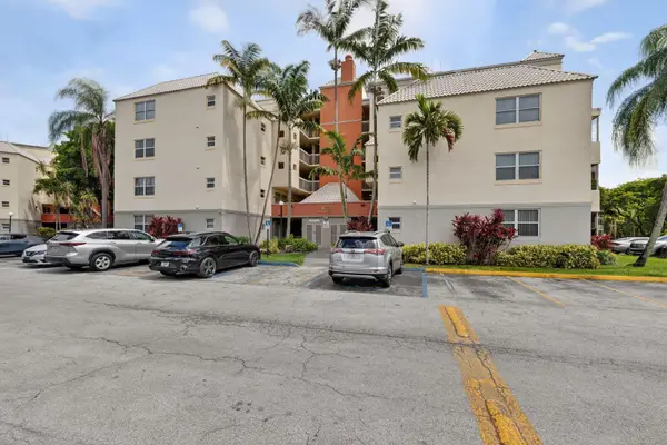 8353 Lake Drive #204, Doral, FL 33166