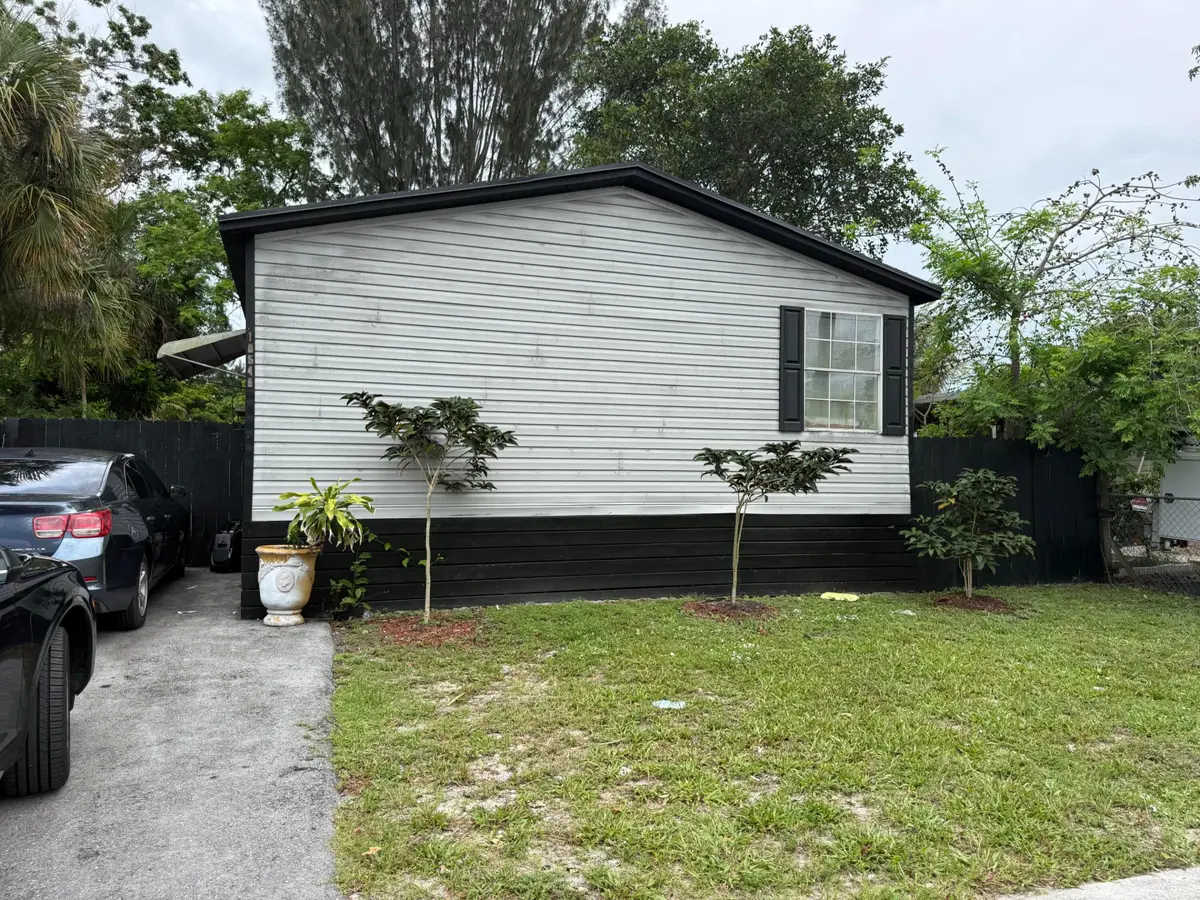 10548 W Sandalfoot Blvd, Boca Raton, FL 33428 - #1