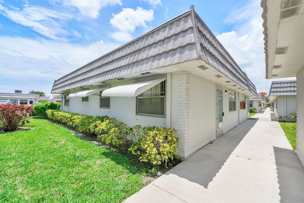 9 Valencia Trail, Delray Beach, FL 33446 - #1