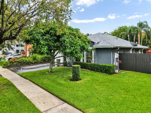 9720 SW 12th Street, Pembroke Pines, FL 33025