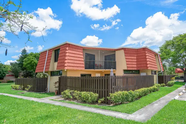 22910 Oxford Place #D, Boca Raton, FL 33433