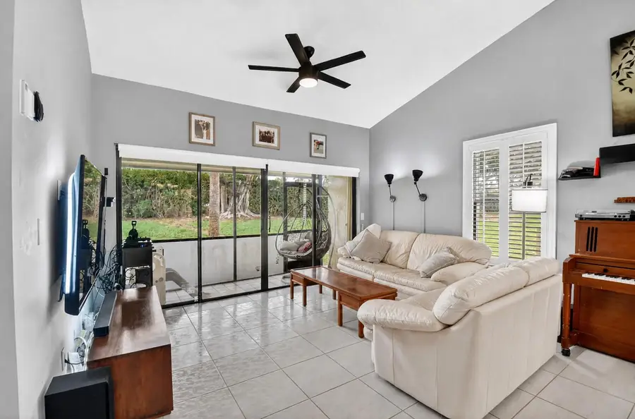 14 Via De Casas #104, Boynton Beach, FL 33426 - #2