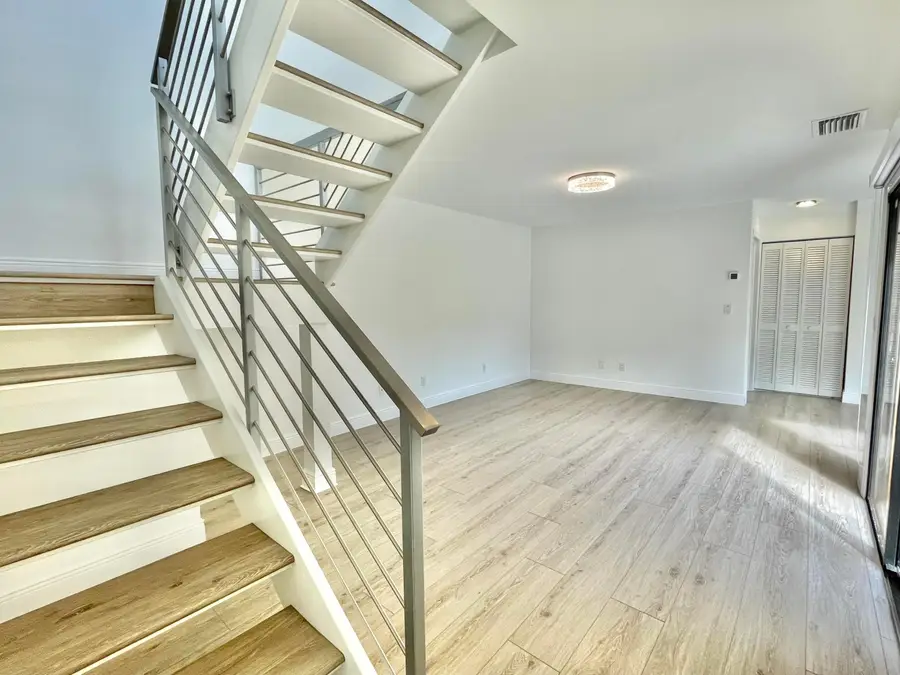 359 Prestwick Circle #2, Palm Beach Gardens, FL 33418 - #3