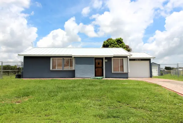 1815 SE Wexford Court, Port St Lucie, FL 34952