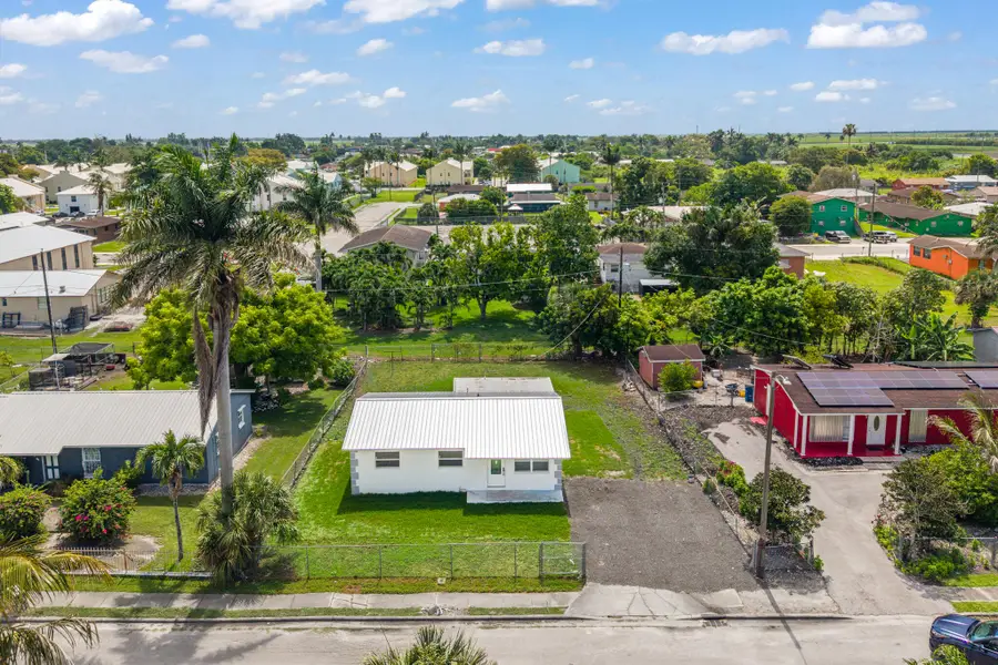 245 SW 11th Avenue, South Bay, FL 33493 - #2