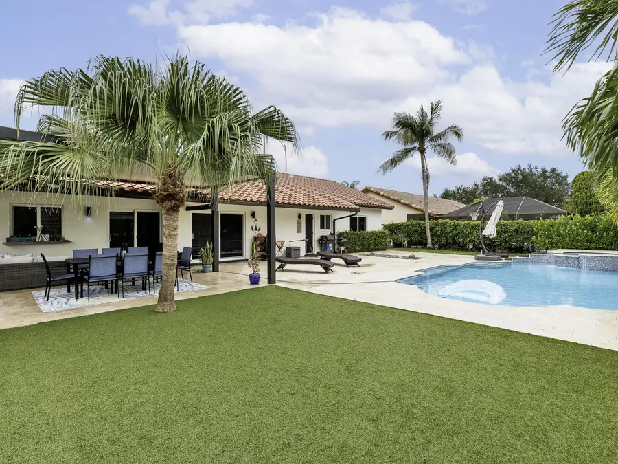 6440 Olde Moat Way, Davie, FL 33331 - #2