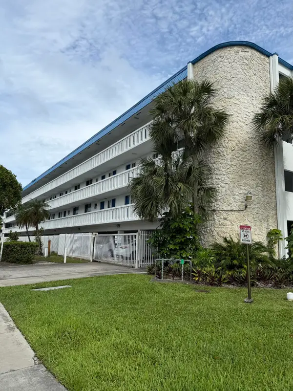 1100 NE 191st Street #44, Miami, FL 33179