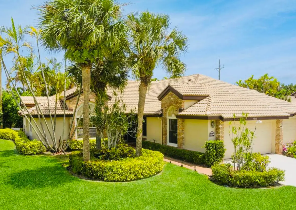 7219 Le Chalet Boulevard, Boynton Beach, FL 33472 - #1