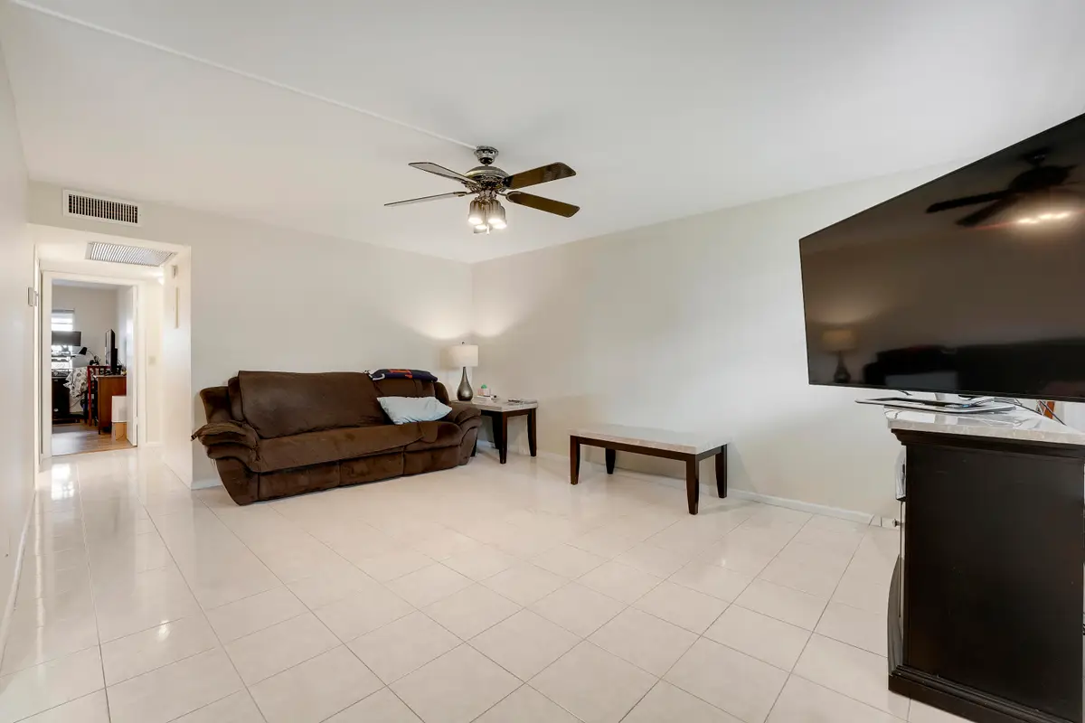 1011 Exeter, Boca Raton, FL 33434 - #1