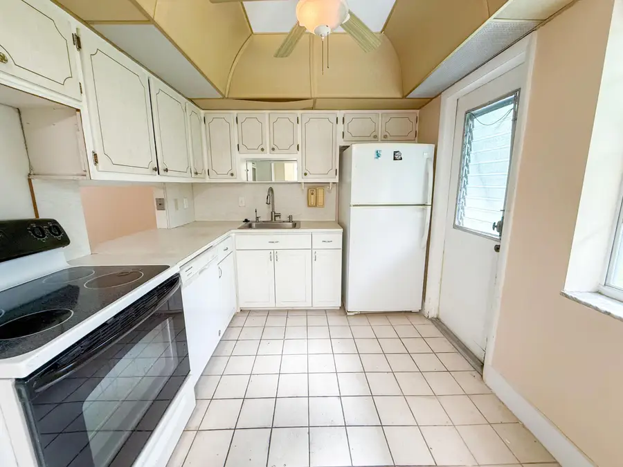 604 NE 2nd Street #122, Dania Beach, FL 33004 - #3