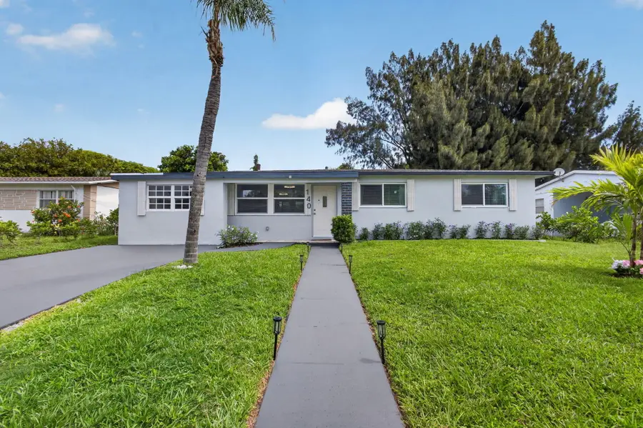 140 W 31st Court, Riviera Beach, FL 33404 - #2