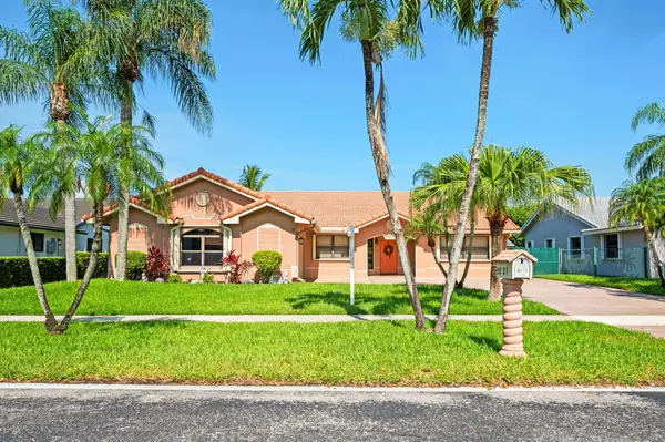 5531 Hawkes Bluff Avenue, Davie, FL 33331