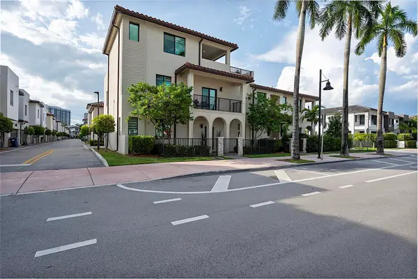 8321 Central Park Boulevard, Doral, FL 33166